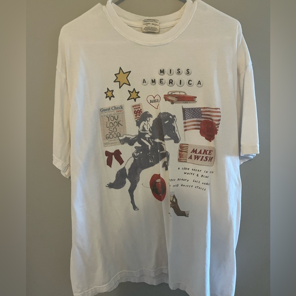 Graphic tee